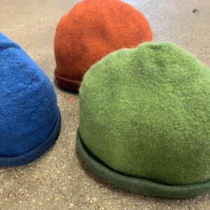 Filta en hatt/badmössa, lö em